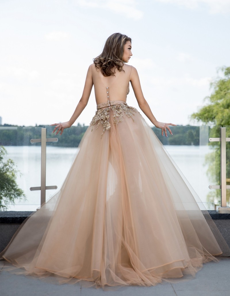 Champagne Mermaid Prom Dresses 2019 Lace Beads Appliqued Fur Sexy V Neck Evening Gowns Custom Made Formal Party Dress Girls Pageant Gown