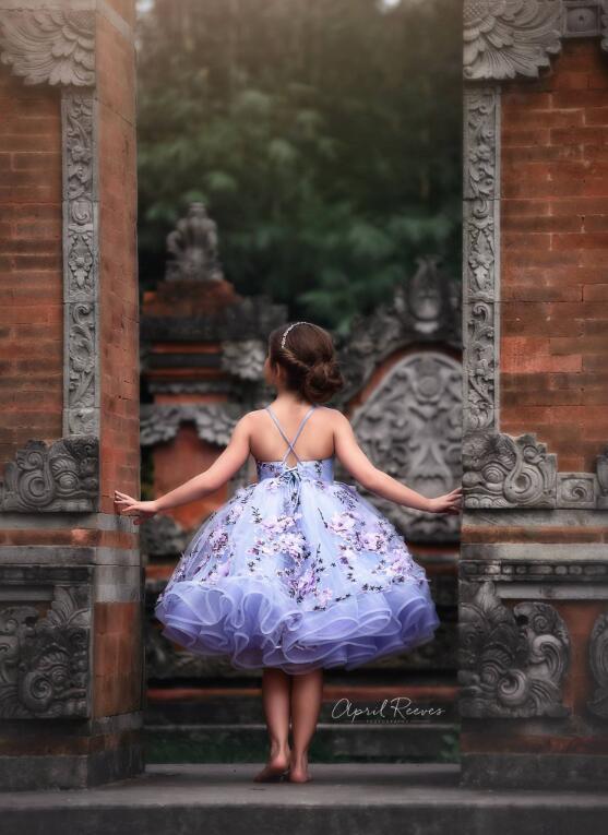 2020 Chic Flower Girl Gowns Spaghetti Knee Length 3D Floral Appliqued Girl Pageant Gowns Custom Made First Communion Dresses
