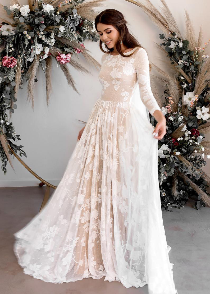 Vintage Bohemian Wedding Dresses with Nude Lining Long Sleeves Open Back Full Lace Boho Beach Garden Bridal Gowns