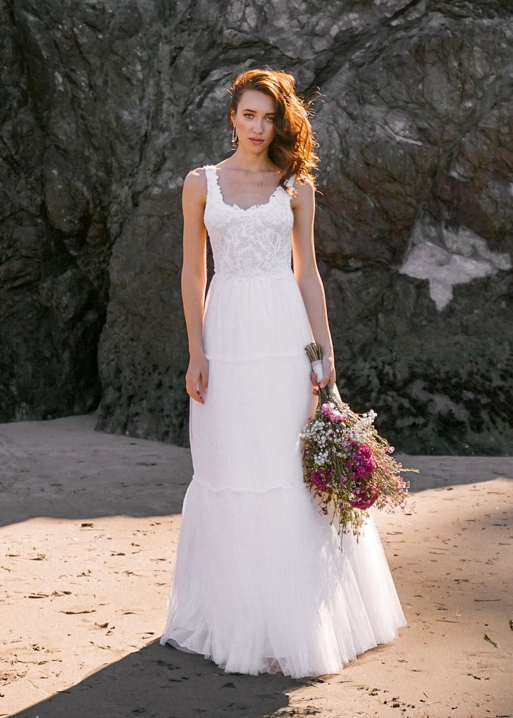 2019 Asaf Dadush Modest Wedding Dresses A Line Lace Appliqued Beach Wedding Dress Floor Length Custom Backless Bohemian Bridal Gown