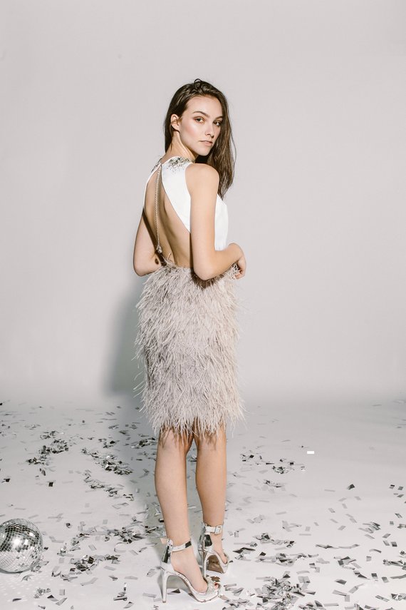 2019 Short Prom Dresses Jewel Neck Sexy Backless Luxury Feathers Knee Length Cocktail Dress Custom Made Mini Evening Gowns
