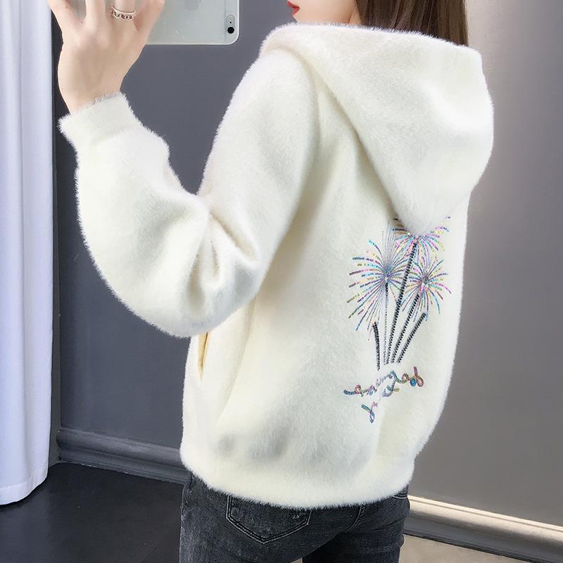 Cashmere women fur coat 2019 Faux fur soft coat Women autumn short warm jacket female fluffy teddy winter outwear, Beige
Cashmere women fur coat 2019 Faux fur soft coat Women autumn short warm jacket female fluffy teddy winter outwear, Beige
