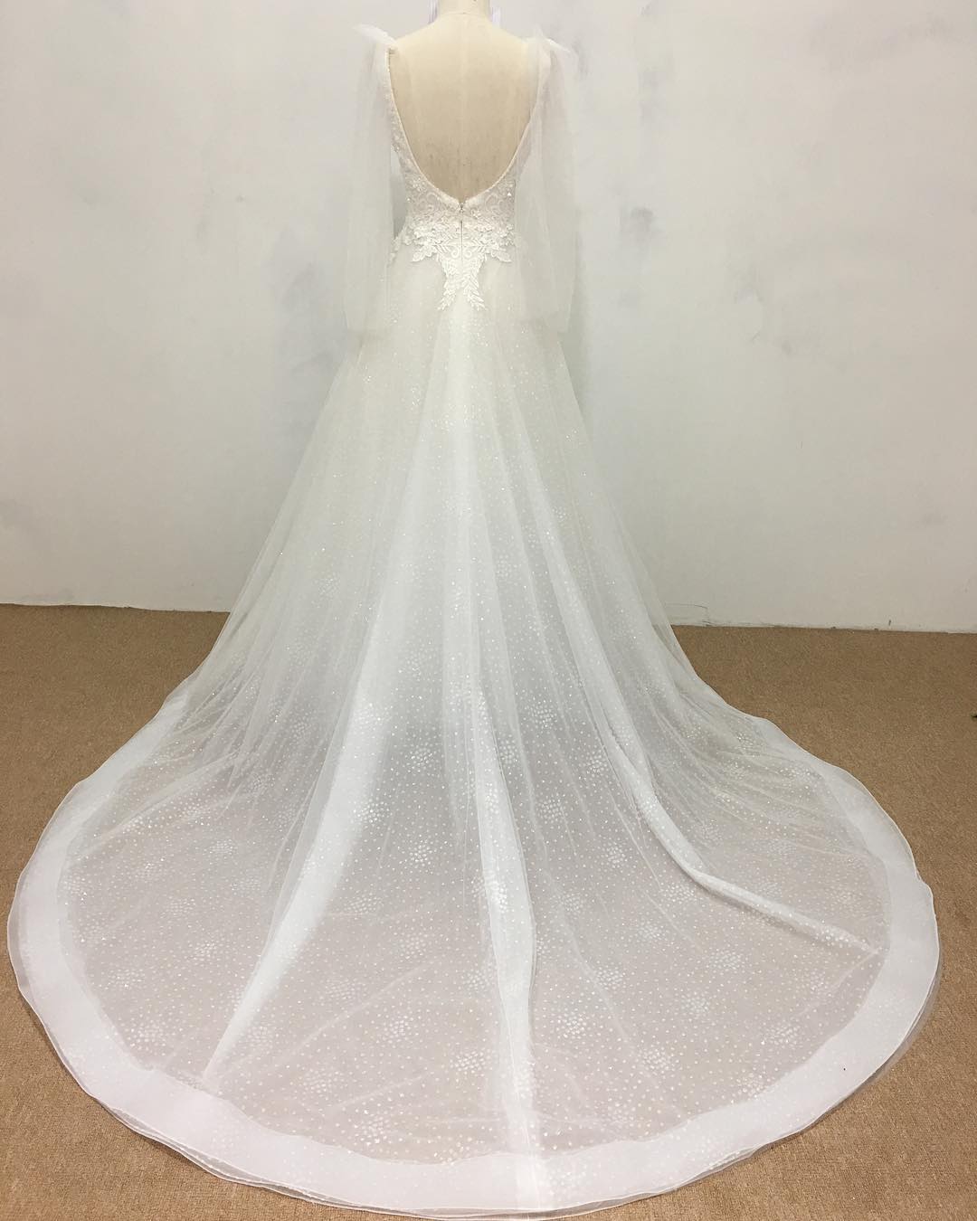 Bohemian A Line Luxury Wedding Dresses Tulle Lace Applique Pears Sequins Formal Dress V Neck Backless Sweep Train Bridal Gowns