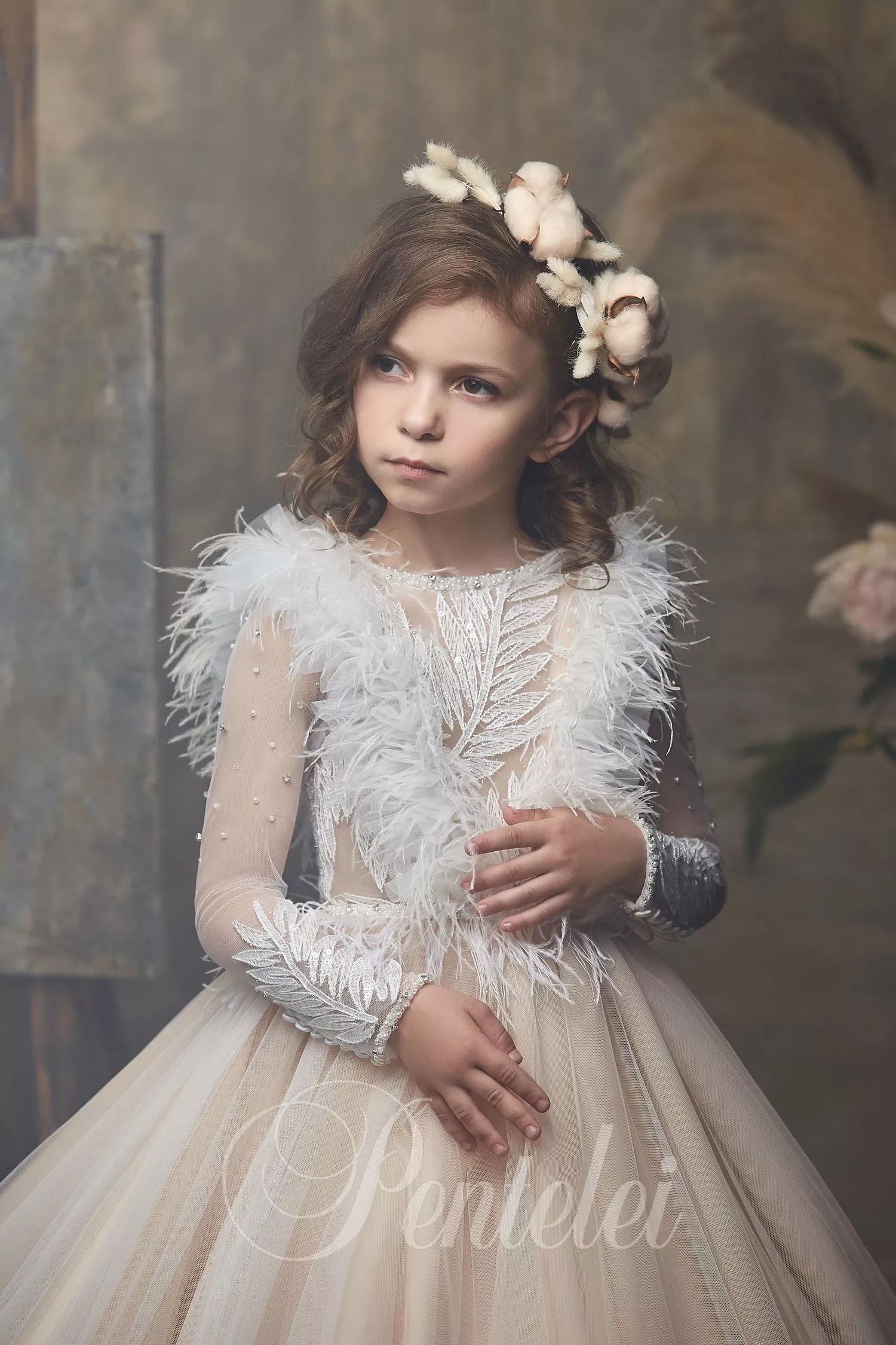 2020 Champagne Flower Girl Dresses Pearls Appliqued Long Sleeve Little Kids Birthday Party Feather Girls Pageant Dress Party Gowns