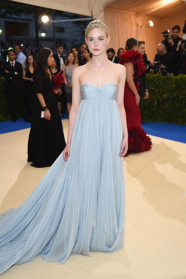 2020 Met Gala Pleated Prom Dresses Long Elle Fanning In Light Sky Blue Strapless Neck Evening Dress Red Carpet Chiffon Celebrity Gowns