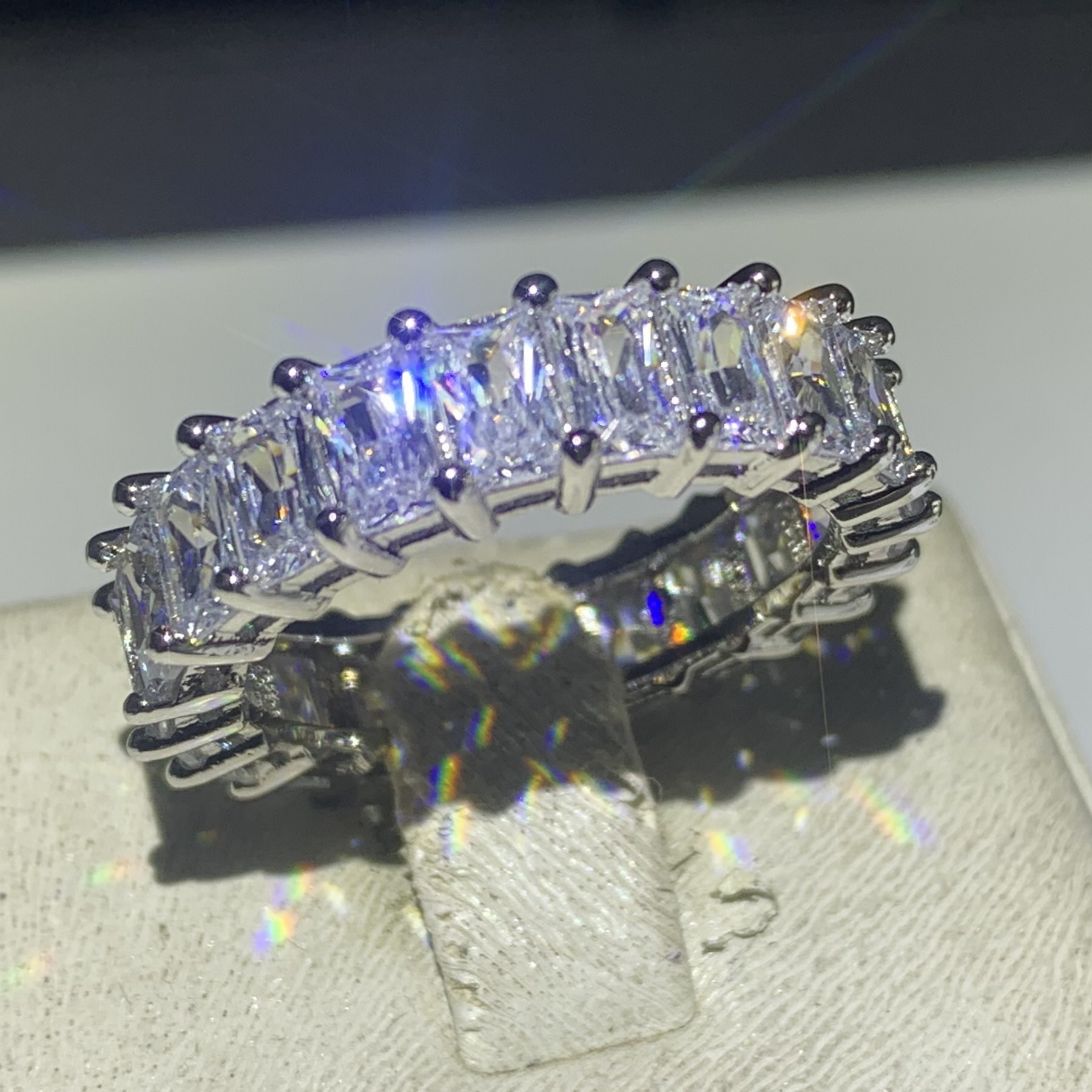 2019 New Arrival Top Selling Stunning Jewelry 925 Sterling Silver Cushion Shape White Topaz Zirconia Birthstones Wedding Band Ring for Women