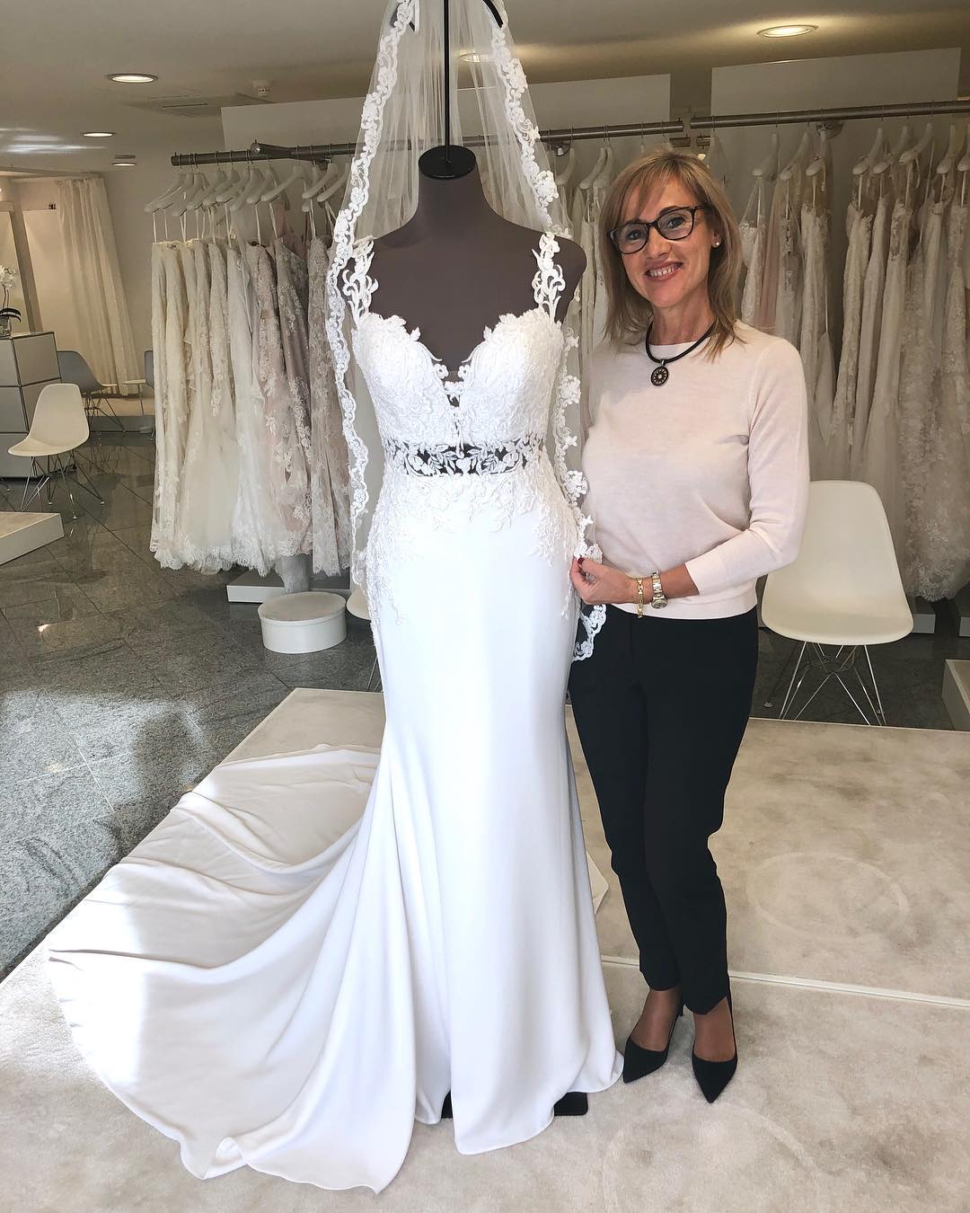 2020 Mermaid Wedding Dresses Lace Applique Satin Wedding Dresses Sweep Train Bridal Gowns Vestidos De Novia