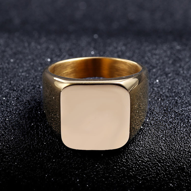 Titanium steel blue /gold/black domineering business men's finger ring full smooth square solid gold single tail ring
Titanium steel blue /gold/black domineering business men's finger ring full smooth square solid gold single tail ring