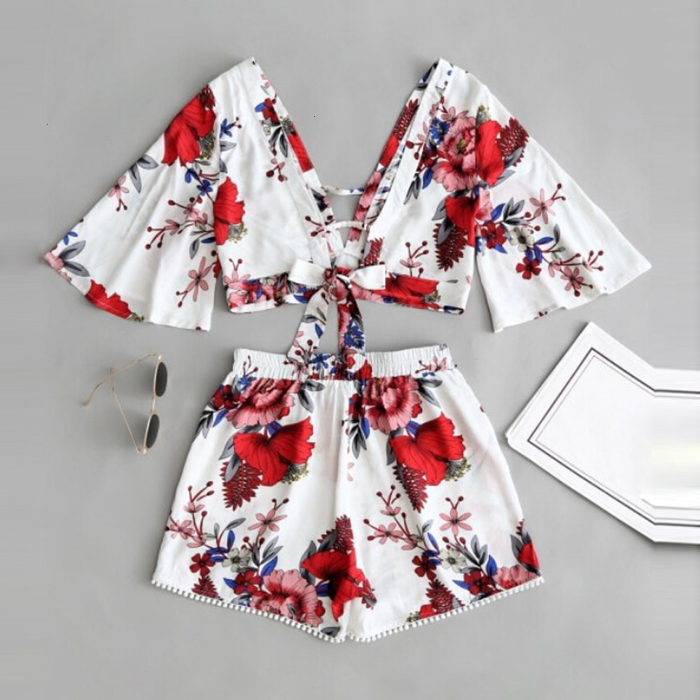Women Two Piece Outfits Womens Designer Tracksuits Casual Set Botanical Print Summer V Collar Top Shorts Beachwear 1, White
Women Two Piece Outfits Womens Designer Tracksuits Casual Set Botanical Print Summer V Collar Top Shorts Beachwear 1, White