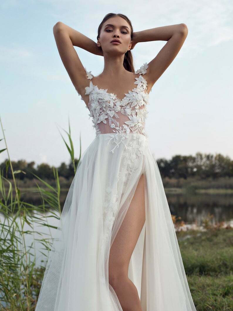 sexy bohemain wedding dresses illusion sheer neck lace appliques wedding dress backless split sweep train bridal gowns robes de marie