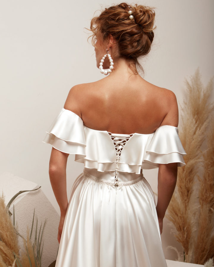 Simply Style Satin Wedding Dresses Ruffles Off Shoulder Lace Up Back Bridal Gowns Sweep Train A Line Wedding Gowns