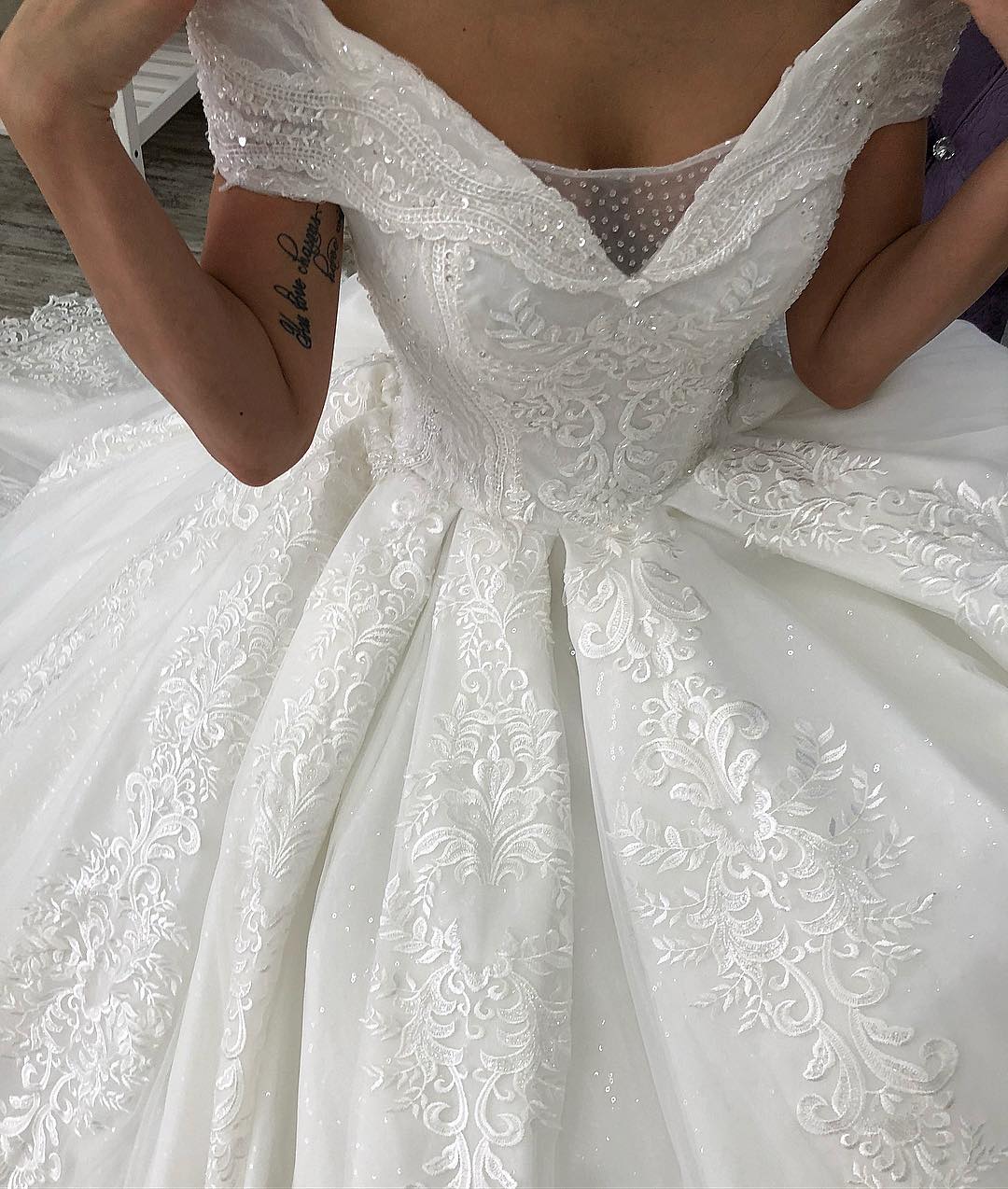 Arabic Lace Ball Gown Weddings Dresses With Petticoat Applique Off The Shoulder Chapel Wedding Dress Sequins Beaded Plus Size Bridal Gown