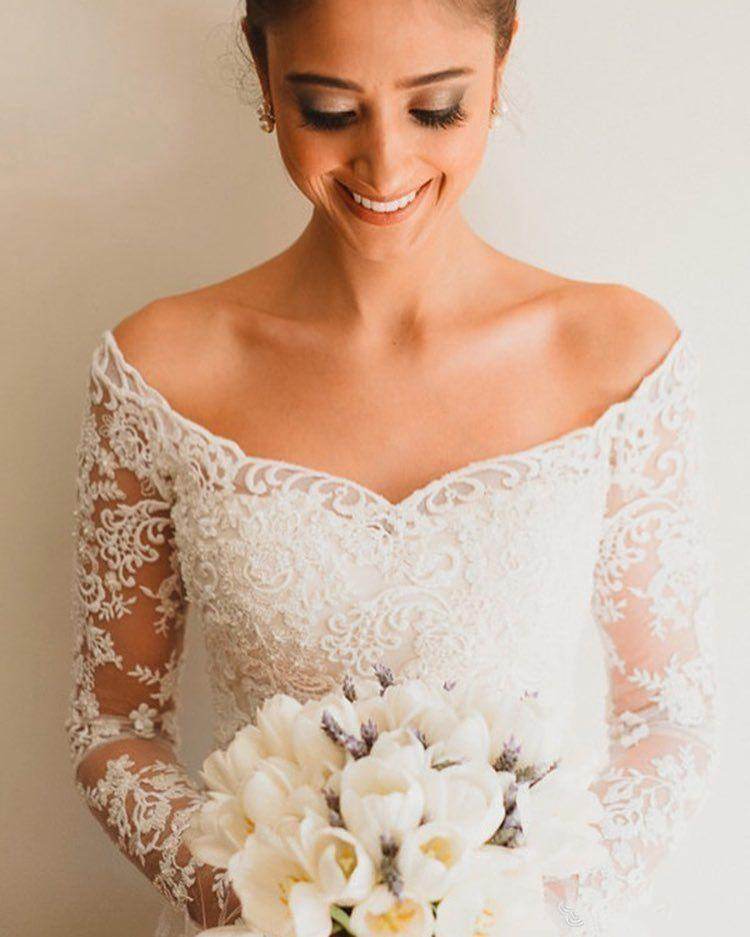 Country Wedding Dresses Off The Shoulder Lace Appliqued A Line Long Sleeve Beach Wedding Dress Satin Bow Boho Bridal Gowns Robe De