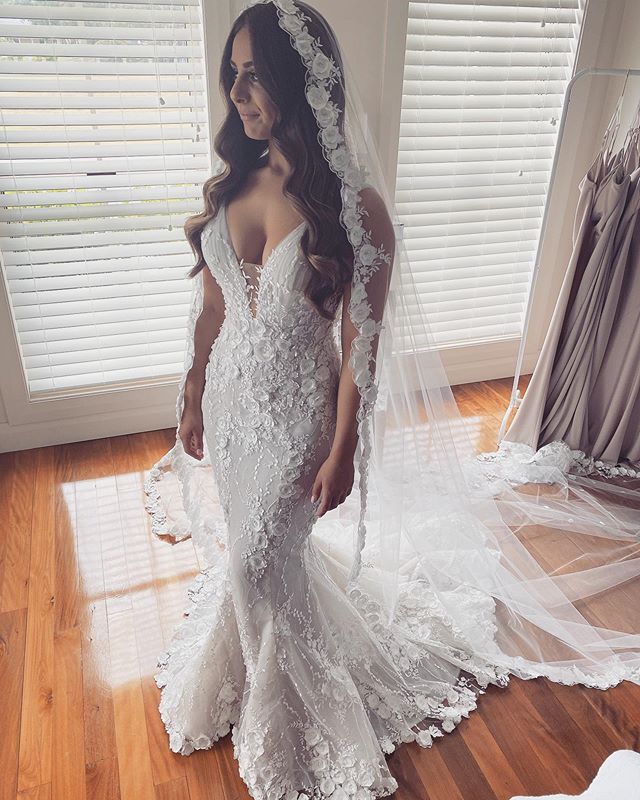 New Mermaid Wedding Dresses Sweep Train V Neck Lace 3D Floral Appliques Country Wedding Dresses Bridal Gowns Custom Made Robes De Mariée