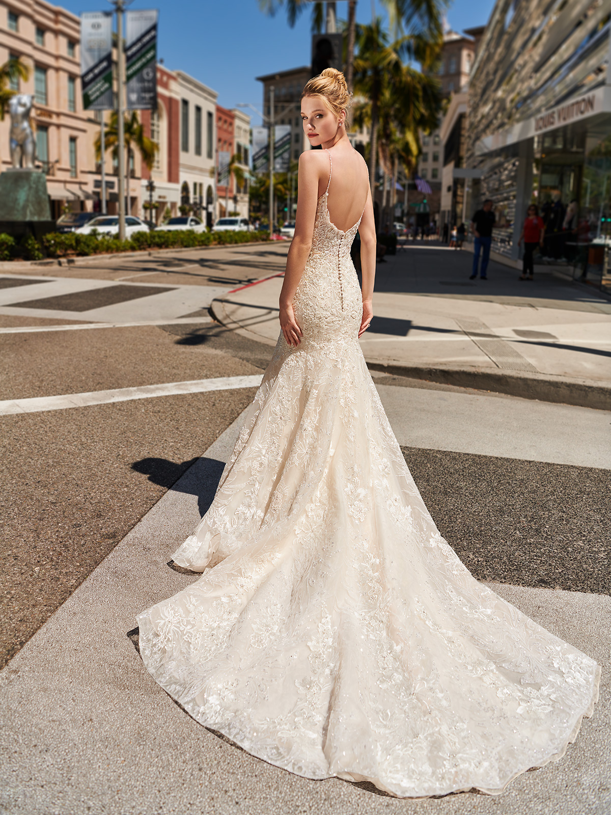 New Beach Sexy Mermaid Wedding Dresses Lace Spaghetti Sequins Appliques Bridal Gowns Backless Sweep Train Wedding Dress