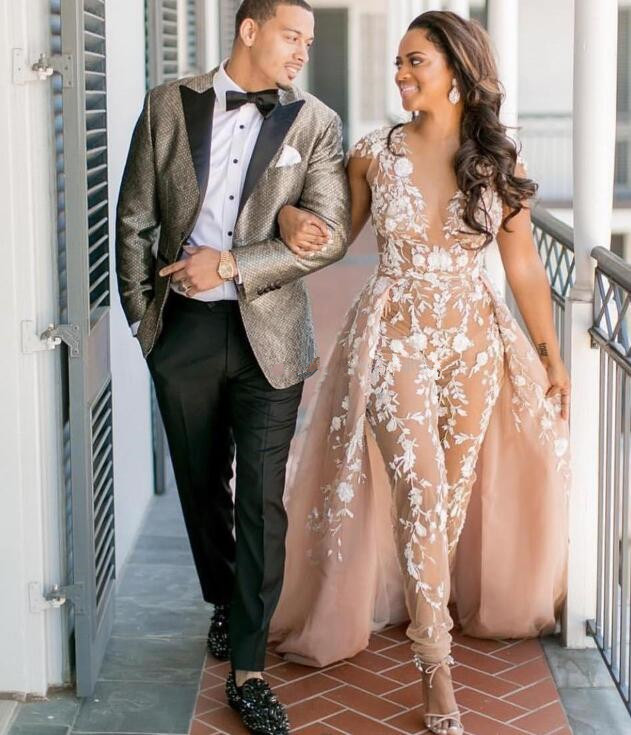 2019 Jumpsuits Beach Wedding Dresses Sheer Deep V Neck boho Bridal Gowns With Detachable Train Appliqued Lace Bohemian vestido de novia, Nude
2019 Jumpsuits Beach Wedding Dresses Sheer Deep V Neck boho Bridal Gowns With Detachable Train Appliqued Lace Bohemian vestido de novia, Nude