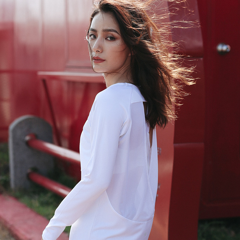 LORA ZEE Backless Long Sleeve T Shirt Women Loose Fit Cute White Yoga Top Black Fitness Sport Shirt Romantic Gym Top T200401