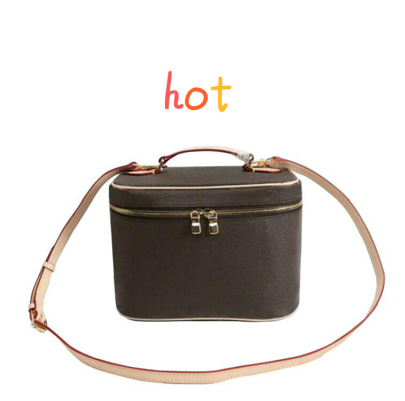 hot Designer Makeup Bag Women Handbag Old Flower Make Up Bag Designer Pouch Fashion Designer Cosmetic Bag, Brown
hot Designer Makeup Bag Women Handbag Old Flower Make Up Bag Designer Pouch Fashion Designer Cosmetic Bag, Brown