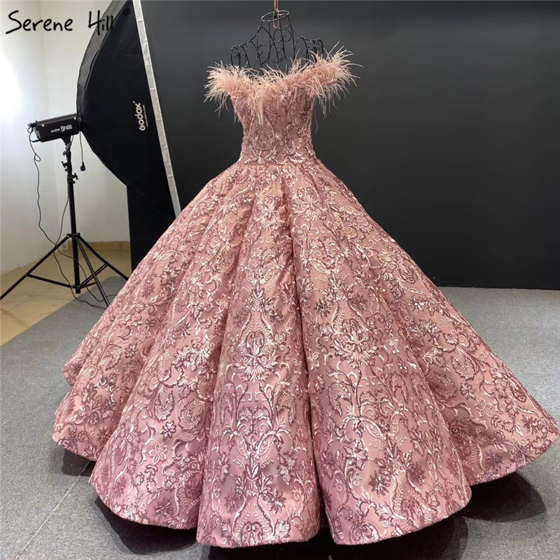 2020 Luxury Pink Prom Dresses Off The Shoulder Satin Ruffles Feather Evening Dress Sequins Custom Made Embroidery Formal Gowns Party Wear