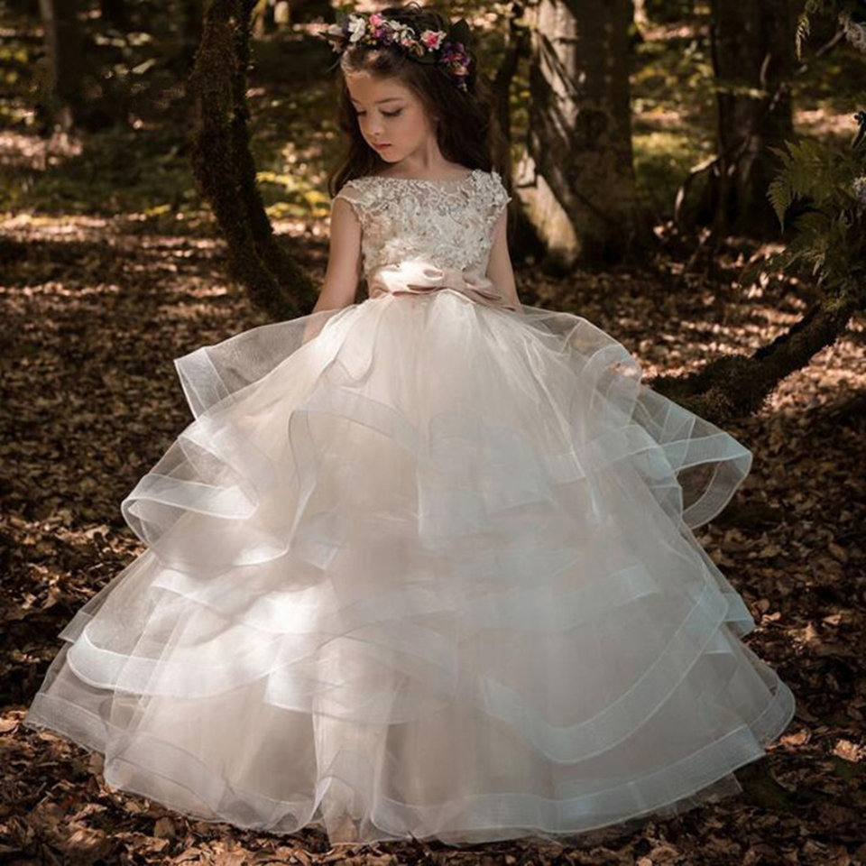 Elegant Champagne Flower Girl Dresses Lace Appliqué Sleeveless Cascading Kids Pageant Gowns For Weddings Holy Communion Dresses