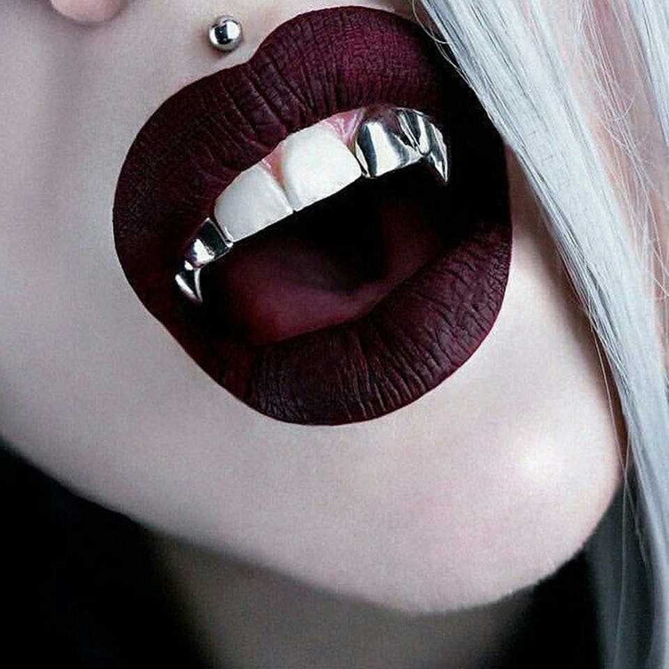 18K Real Gold Grillz Braces Plain Punk Hip Hop Double Teeth Dental Mouth Fang Grills Tooth Cap Cosplay Halloween Costome Party Vampire Rapper Body Jew