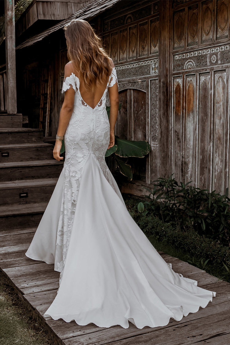 2019 Lace Country Wedding Dresses Off Shoulder Appliques Sweep Train Backless Wedding Dress Custom Made Beach Bridal Gowns Boho Style