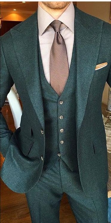 Green Groom Wear Wedding Tuxedos Slim Fit Peaked Lapel Men Suits Two Button Formal Business Blazer Clothing(Jacket+Pant)