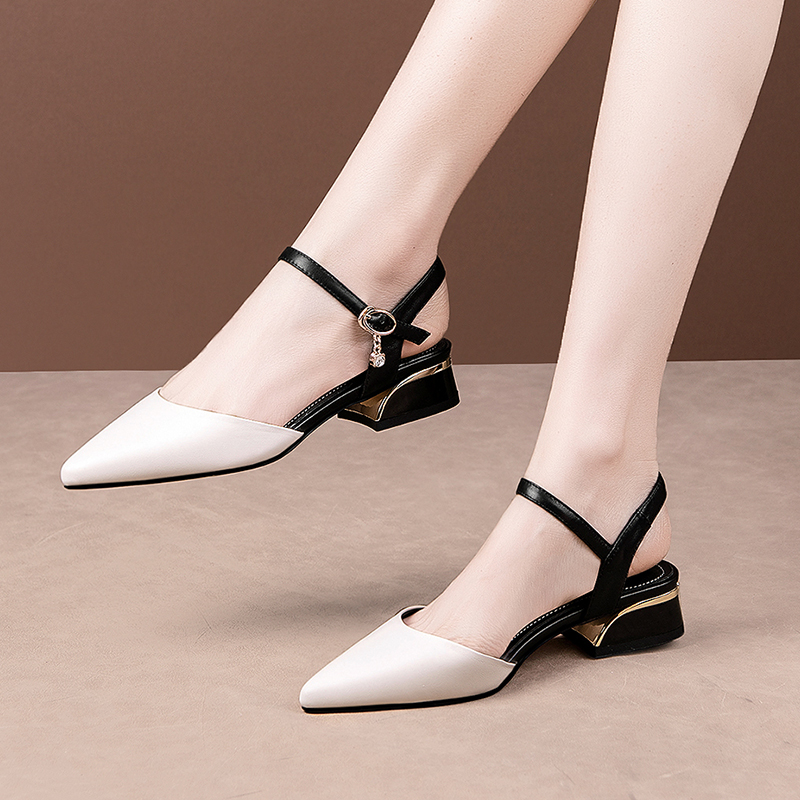 Cow Leather Women Summer Sandals Low Heels Buckle Pointed Toe Red Beige Sandals Beach Dress Shoes Comfortable Ladies
Cow Leather Women Summer Sandals Low Heels Buckle Pointed Toe Red Beige Sandals Beach Dress Shoes Comfortable Ladies