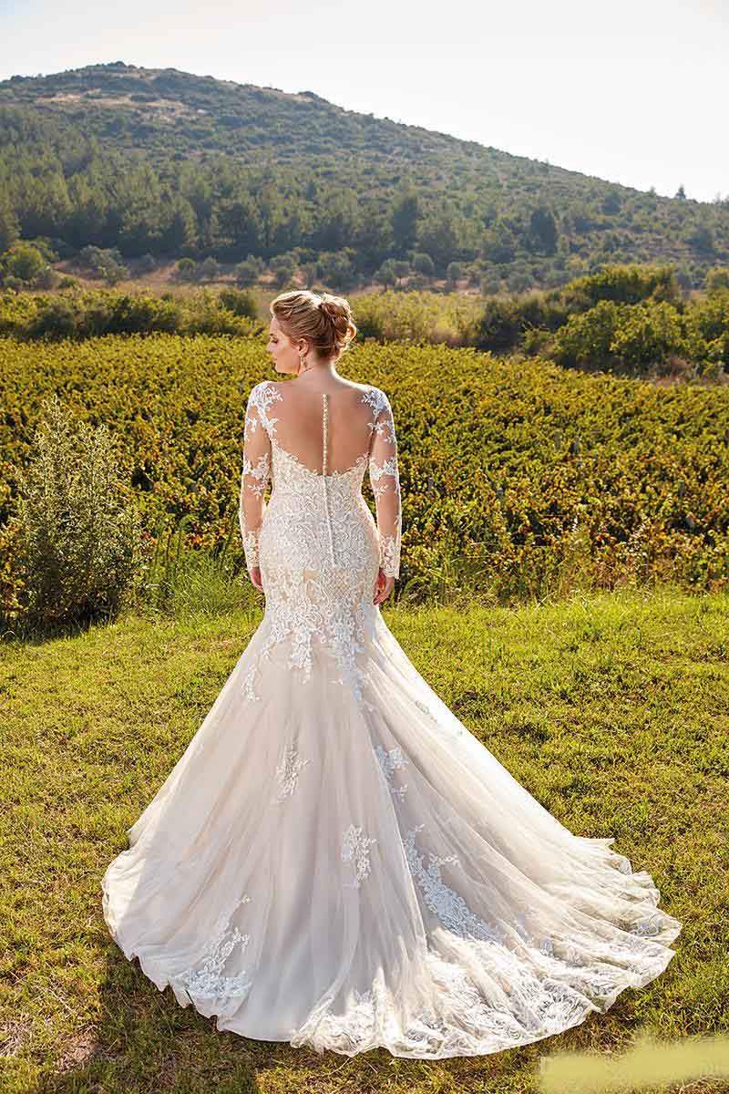 Plus Size Mermaid Wedding Dresses 2020 Deep V Neck Lace Applique Long Illusion Sleeves Sweep Train Wedding Dress Bridal Gowns robe de mariée