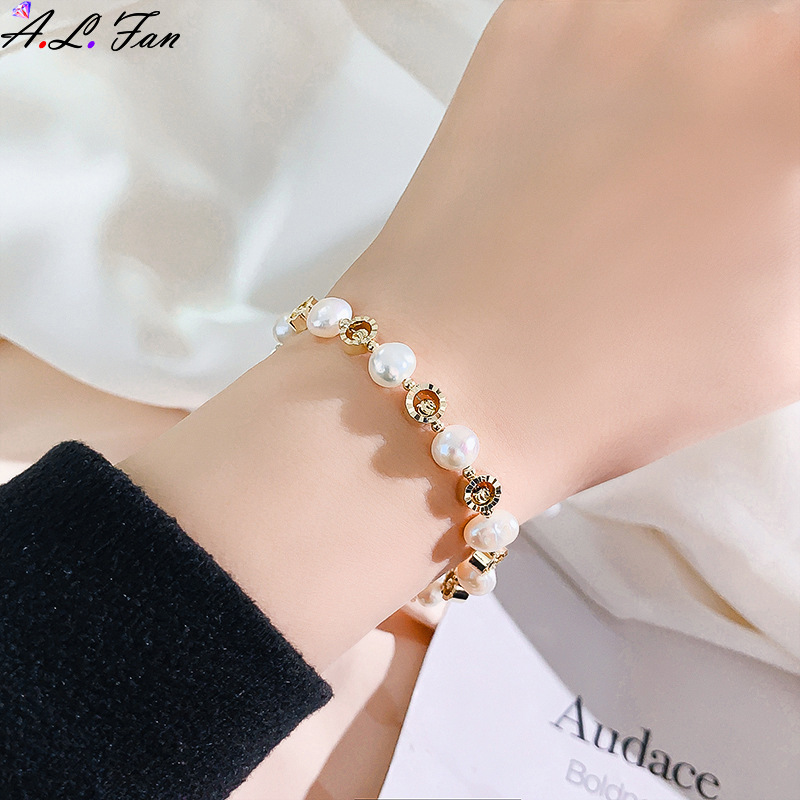 Charm Bracelets For Women Trendy Natural Freshwater Pearl Adjustable Size Bracelet Light Fashion Simple
Charm Bracelets For Women Trendy Natural Freshwater Pearl Adjustable Size Bracelet Light Fashion Simple