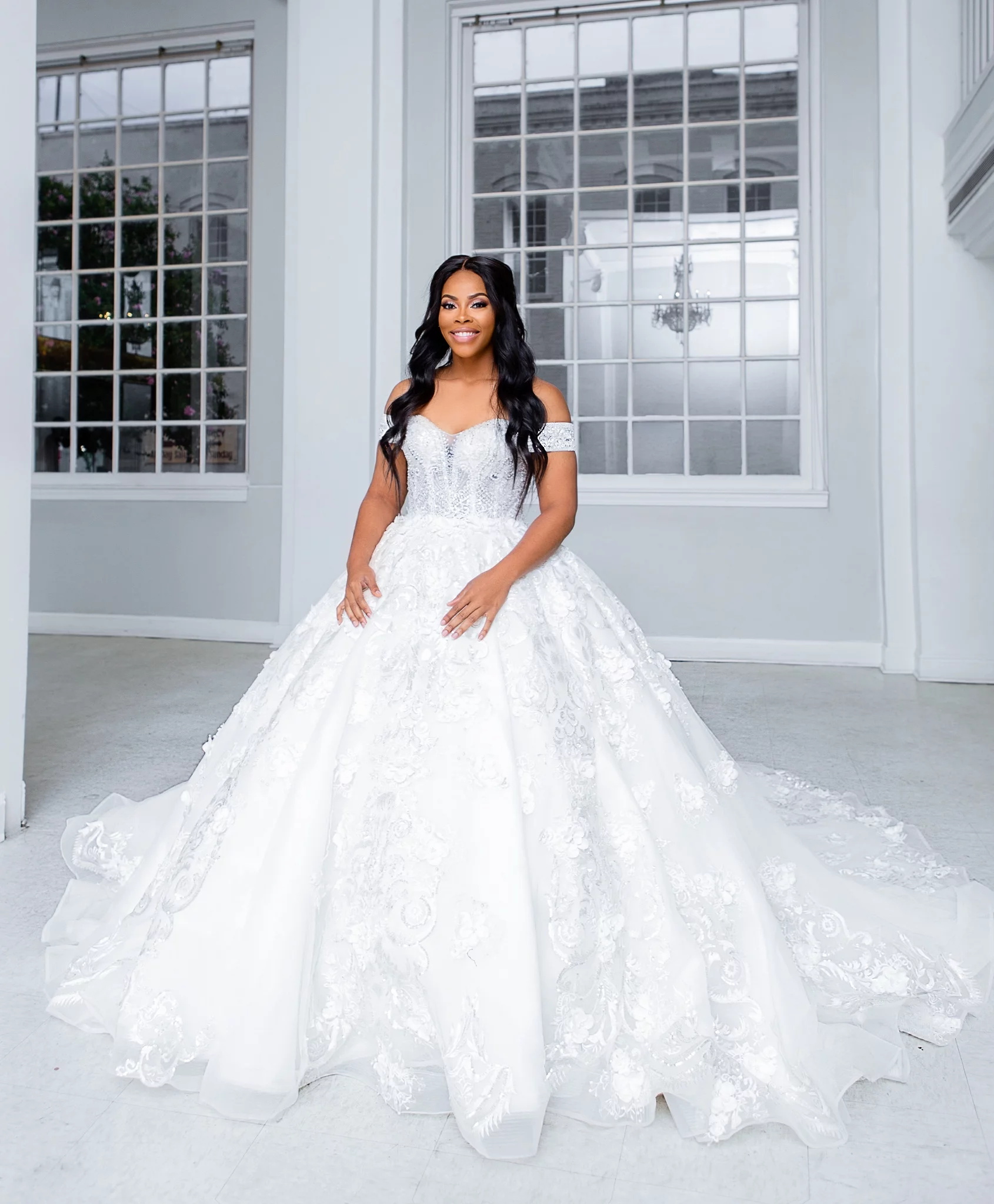 Gorgeous Ball Gown Wedding Dresses Off The Shoulder Lace 3D Floral Appliques Beaded Wedding Gowns Sweep Train Vestidos De Novia