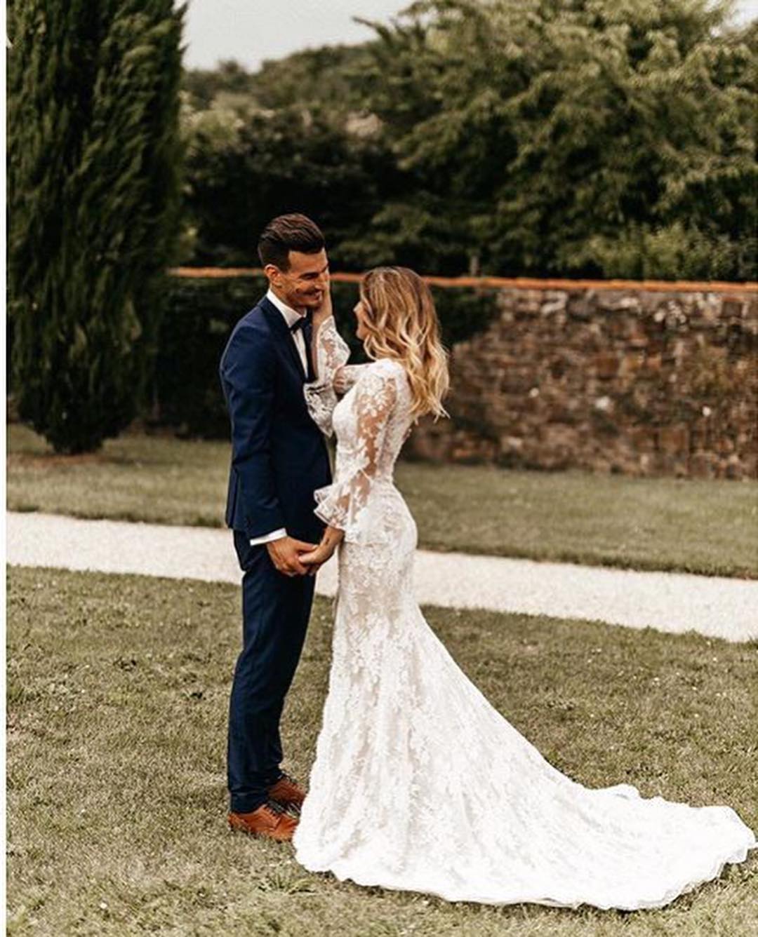 2019 Beach Berta Mermaid Wedding Dresses V Neck Trumpet Long Sleeves Split Lace Appliques Bridal Gowns robe de mariée