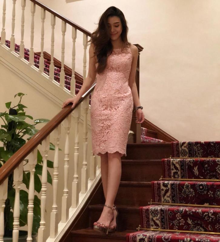 High Quality Sexy Strap Beading Lace Celebrity Elegant Nightclub Fashion Bodycon Lady Evening Party Dress Wholesale, Pink
High Quality Sexy Strap Beading Lace Celebrity Elegant Nightclub Fashion Bodycon Lady Evening Party Dress Wholesale, Pink