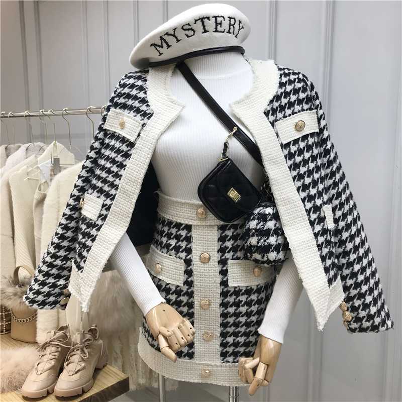 New Autumn and Winter Retro Single-breasted Plaid Tweed Coat + High-waist Short Skirt Two-Piece Set Women's Woolen Skirt Sets, Black
New Autumn and Winter Retro Single-breasted Plaid Tweed Coat + High-waist Short Skirt Two-Piece Set Women's Woolen Skirt Sets, Black