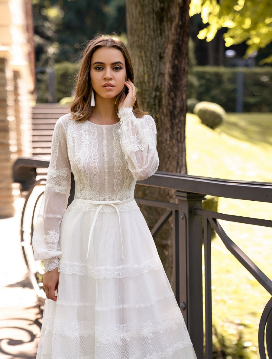 vintage bridal dresses jewel neck appliqued long sleeves wedding dress bow sash ruffle sweep train custom made robes de marie