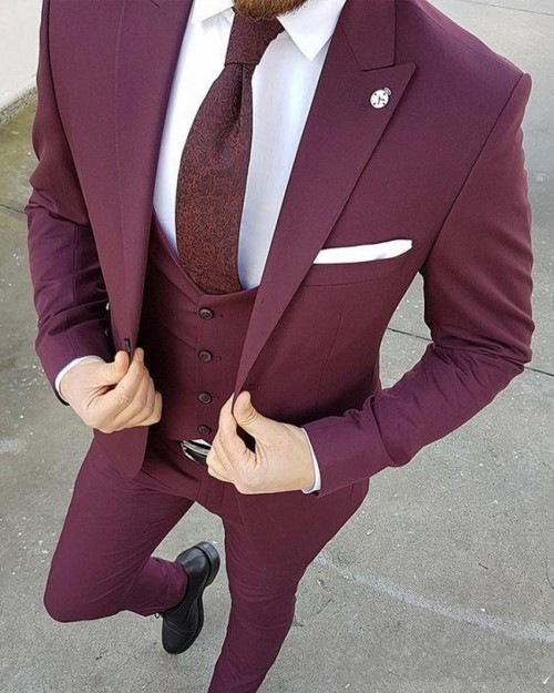 Excellent Burgundy Groom Tuxedos Peak Lapel Groomsman Wedding Tuxedos Fashion Men Prom Jacket Blazer 3 Piece Suit(Jacket+Pants+Tie+Vest) 170, Same as image 
Excellent Burgundy Groom Tuxedos Peak Lapel Groomsman Wedding Tuxedos Fashion Men Prom Jacket Blazer 3 Piece Suit(Jacket+Pants+Tie+Vest) 170, Same as image