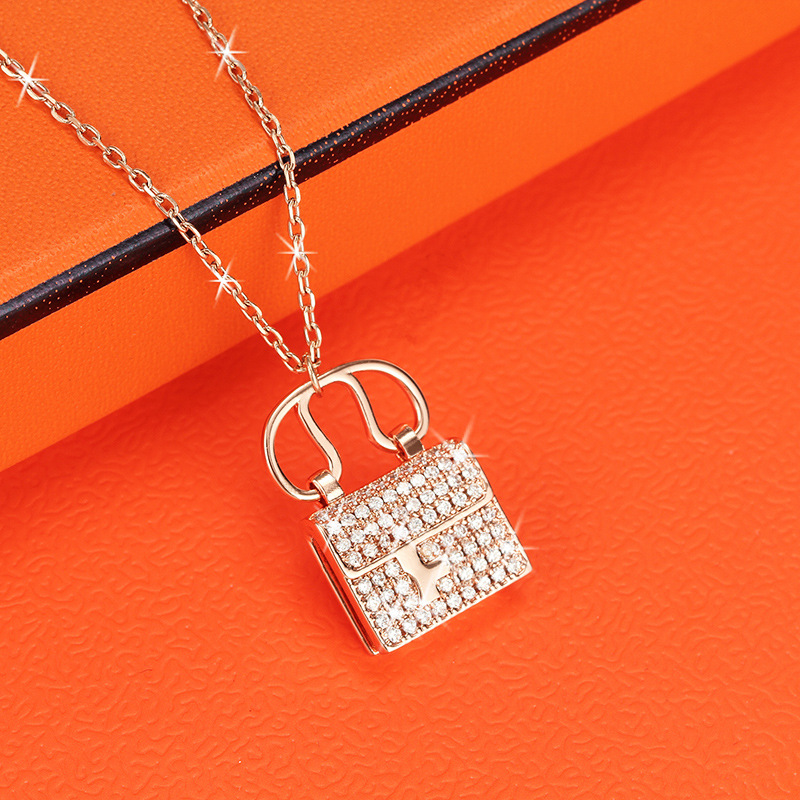 new fashion H letter bag necklace Jewelry women pendant jewelry full diamond silver rose gold love necklace gift with velvet bag
new fashion H letter bag necklace Jewelry women pendant jewelry full diamond silver rose gold love necklace gift with velvet bag