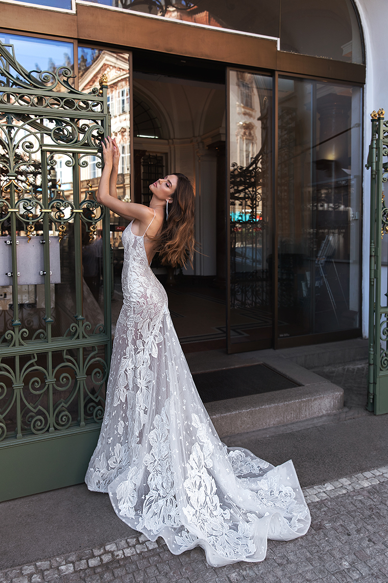 Julie Vino Mermaid Dresses With Wrap Spaghetti Lace Appliques Beach Wedding Dress Sweep Train Plus Size Boho Vestidos De Novia