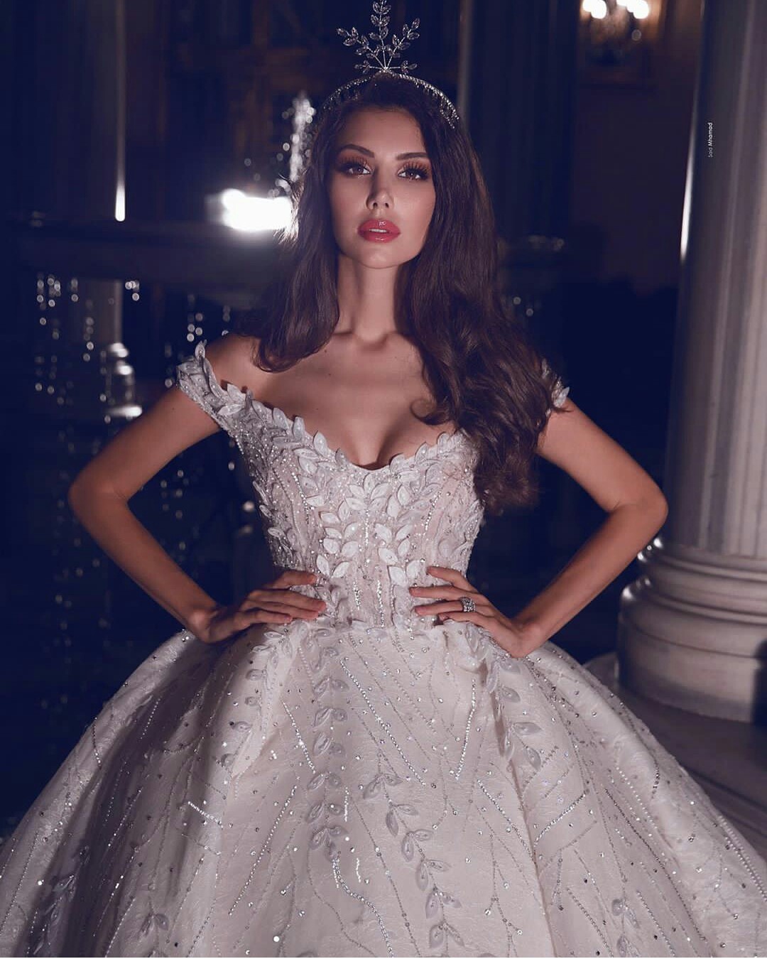 2020 Gorgeous Ball Gown Wedding Dresses 3D Floral Appliqued Beaded Sweep Train Custom Made Arabic Weeding Gowns Bridal Dress