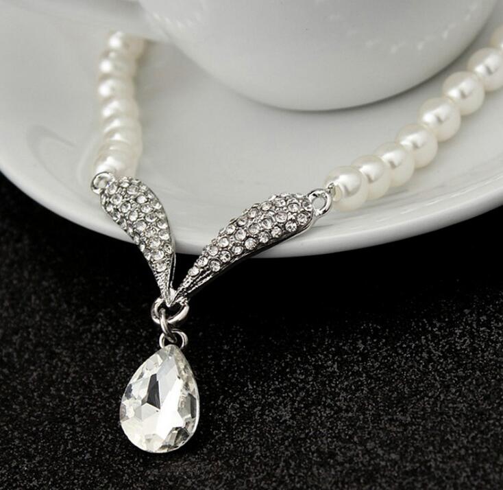 Wedding Bridal Jewelry Crystal and diamond-encrusted jewelry set Necklace Earrings Set Bridal Jewelry Sets for Wedding decorations
