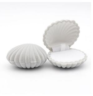 Shell Shape Lovely Velvet Wedding Engagement Ring Box For Earrings Necklace Bracelet Jewelry Display Gift Box Holder 40pcs/lot GB3338J
Shell Shape Lovely Velvet Wedding Engagement Ring Box For Earrings Necklace Bracelet Jewelry Display Gift Box Holder 40pcs/lot GB3338J