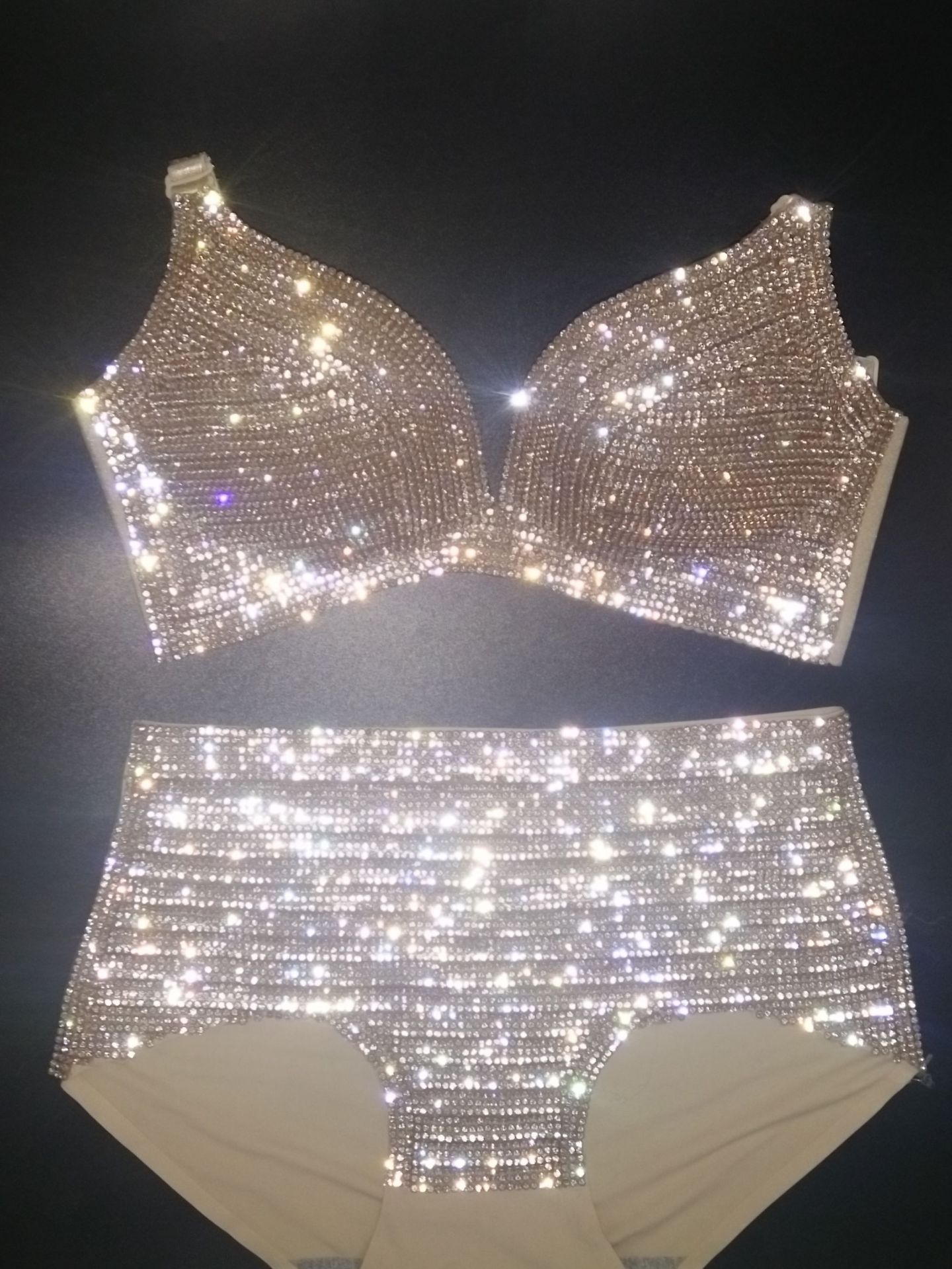 2019 Latest Luxurious Crystals Beads Women Bkini Swimwear Summer Beach Shinning Swimsuits Two Pieces Gliiter Night Out Club Bkini Sets, Gold
2019 Latest Luxurious Crystals Beads Women Bkini Swimwear Summer Beach Shinning Swimsuits Two Pieces Gliiter Night Out Club Bkini Sets, Gold