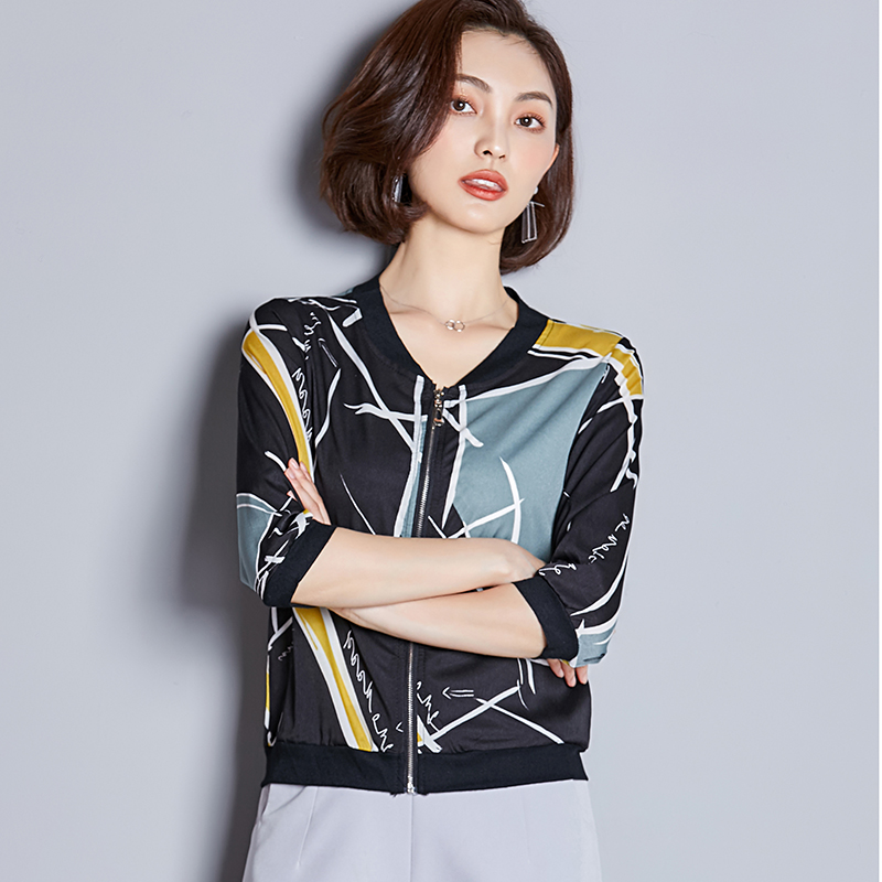 Autumn Silk Women Jacket Floral Long Sleeve Baseball jacket Women Streetwear Black Short Jackets Plus Size XXXL Female, Red
Autumn Silk Women Jacket Floral Long Sleeve Baseball jacket Women Streetwear Black Short Jackets Plus Size XXXL Female, Red