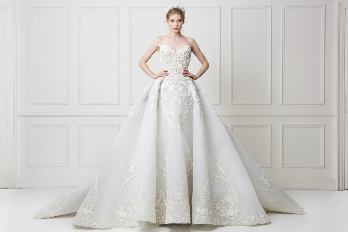 2020 Bridal Dress With Detachable Train Sweetheart 3D Lace Appliqued Beaded Wedding Dress Backless Ruffle Sweep Train Robes De Mariée