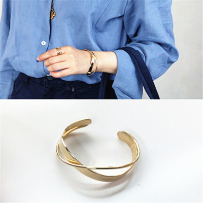 Glossy Double Layer Cuff Bracelet Vintage Geometric Irregular Cross Ripple Open Bangle for Women Girl Party Fashion Korean Jewelry Gift
Glossy Double Layer Cuff Bracelet Vintage Geometric Irregular Cross Ripple Open Bangle for Women Girl Party Fashion Korean Jewelry Gift