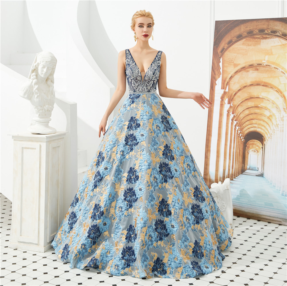 2019 New Sexy V-Neck Backless Crystal A-Line Quinceanera Dresses Sweet 16 Dresses Debutante 15 Year Formal Party Dress BQ214, Same as picture
2019 New Sexy V-Neck Backless Crystal A-Line Quinceanera Dresses Sweet 16 Dresses Debutante 15 Year Formal Party Dress BQ214, Same as picture