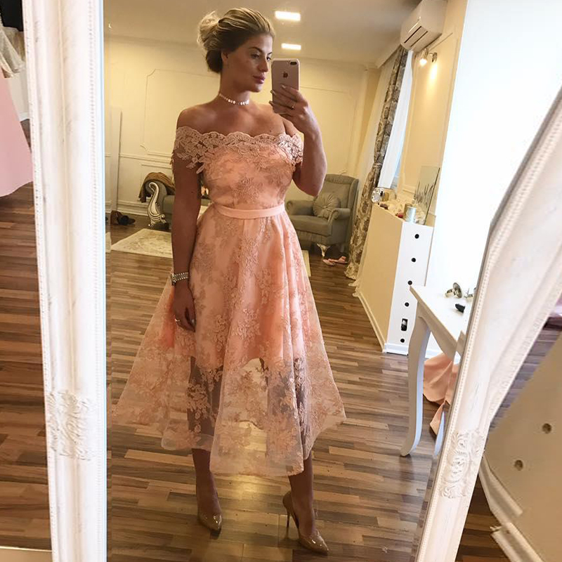 Off the Shoulder Tea Length Bridesmaid Dresses Lace Appliques Ribbon Sash Prom Gown Short Evening Party Dress robe de mariee