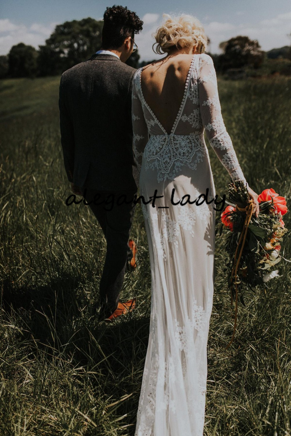 Form-fitting Bohemian Wedding Dress vintage style plunging back line Bridal Gowns long sleeve Nude Lining Vestido De Noiva