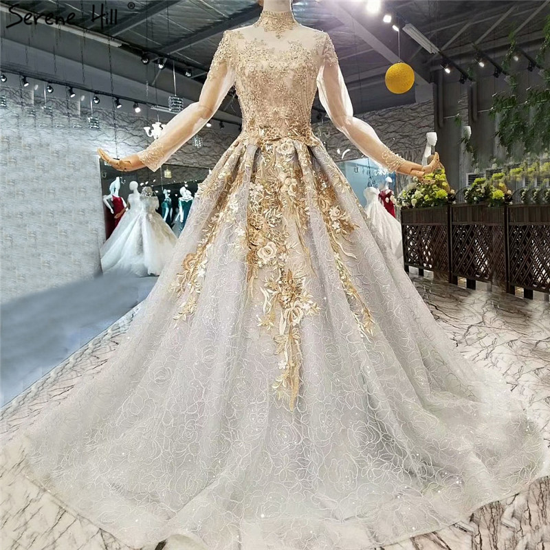 Grey High Collar Handmade Flowers Evening Dresses 2019 Pearls Sequined Vintage Luxury Evening Gowns Real Photo
Grey High Collar Handmade Flowers Evening Dresses 2019 Pearls Sequined Vintage Luxury Evening Gowns Real Photo