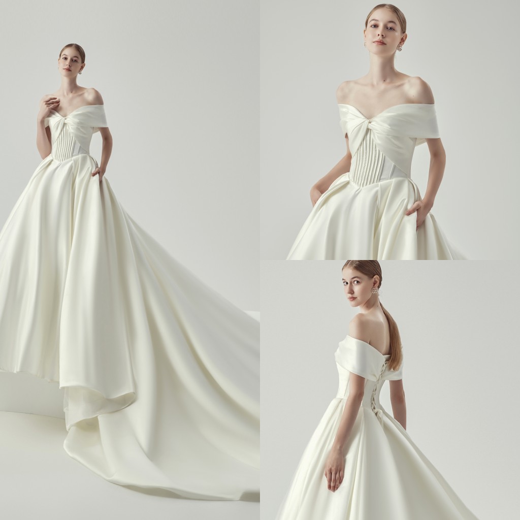 2020 Modest YL Elegant Ball Gown Off Shoulder Sleeveless Lace Up Wedding Dresses Satin Pleats Bow Wedding Gowns Sweep Train Bridal Gowns, Silver
2020 Modest YL Elegant Ball Gown Off Shoulder Sleeveless Lace Up Wedding Dresses Satin Pleats Bow Wedding Gowns Sweep Train Bridal Gowns, Silver